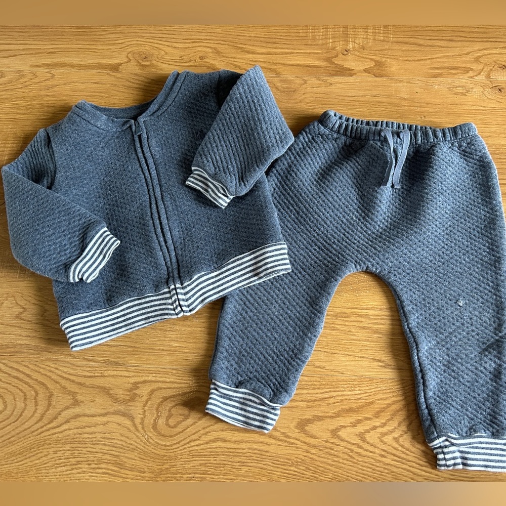 GAP tracksuit